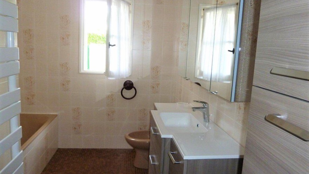 Photo of Bathroom in La Couarde-sur-Mer