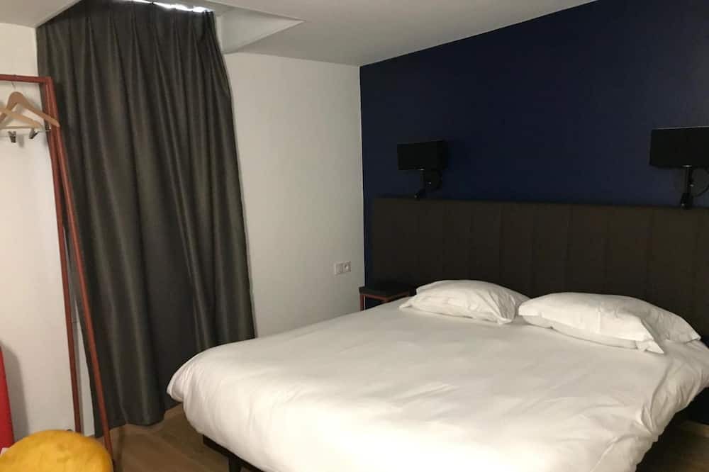 Photo of Bedroom in Ambares-et-Lagrave