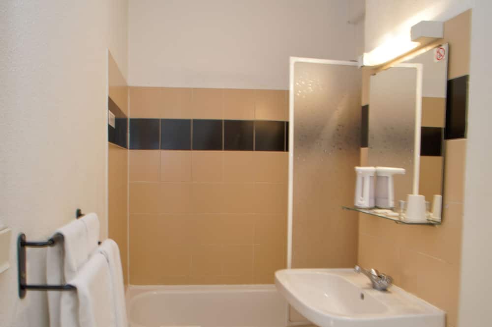 Photo of Bathroom in Ambares-et-Lagrave