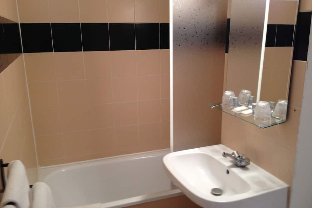 Photo of Bathroom in Ambares-et-Lagrave