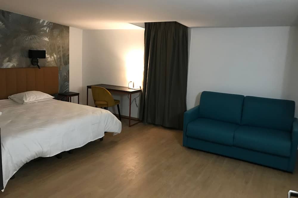 Photo of Livingroom in Ambares-et-Lagrave