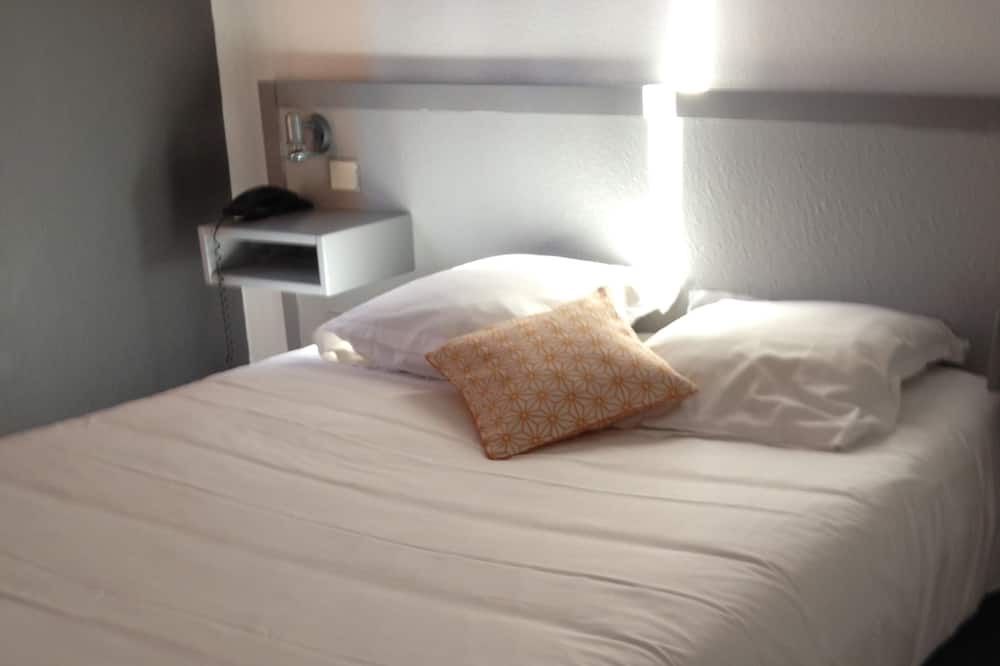 Photo of Bedroom in Ambares-et-Lagrave