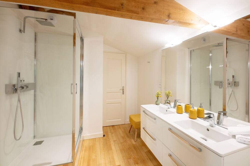 Photo of Bathroom in Angouleme