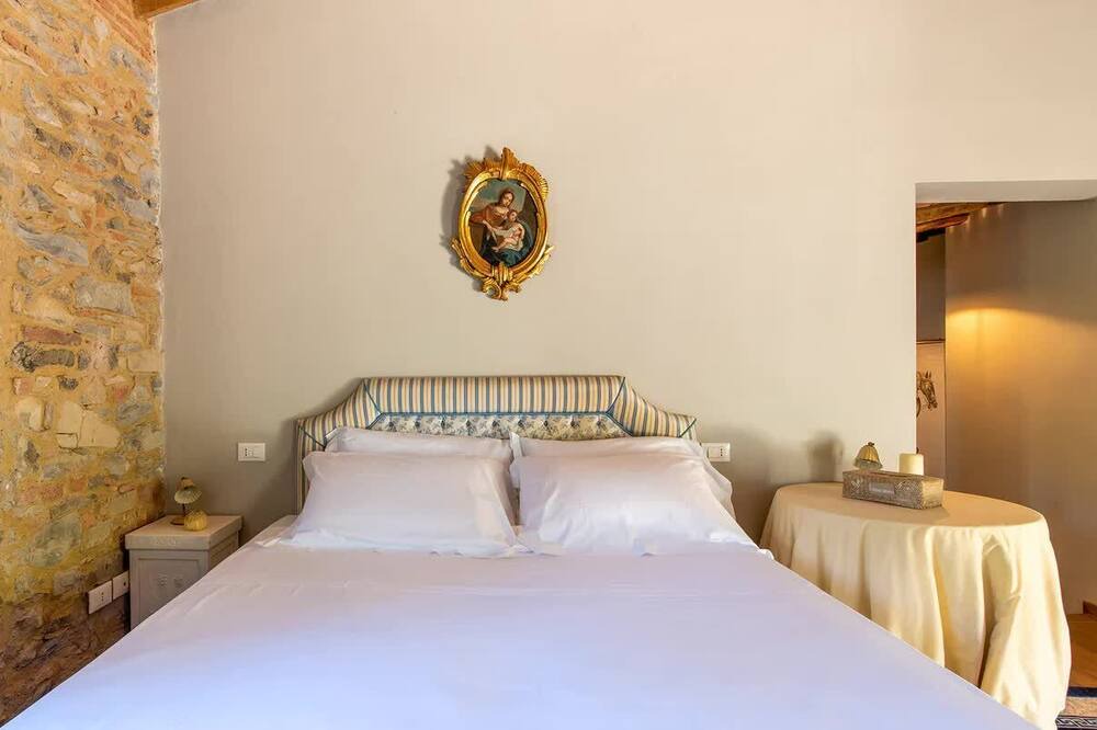 Photo of Bedroom in Carmignano