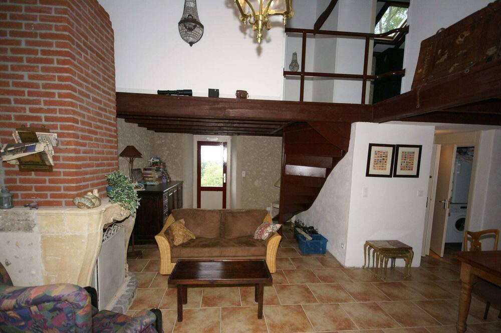 Photo of Livingroom in Lusignac