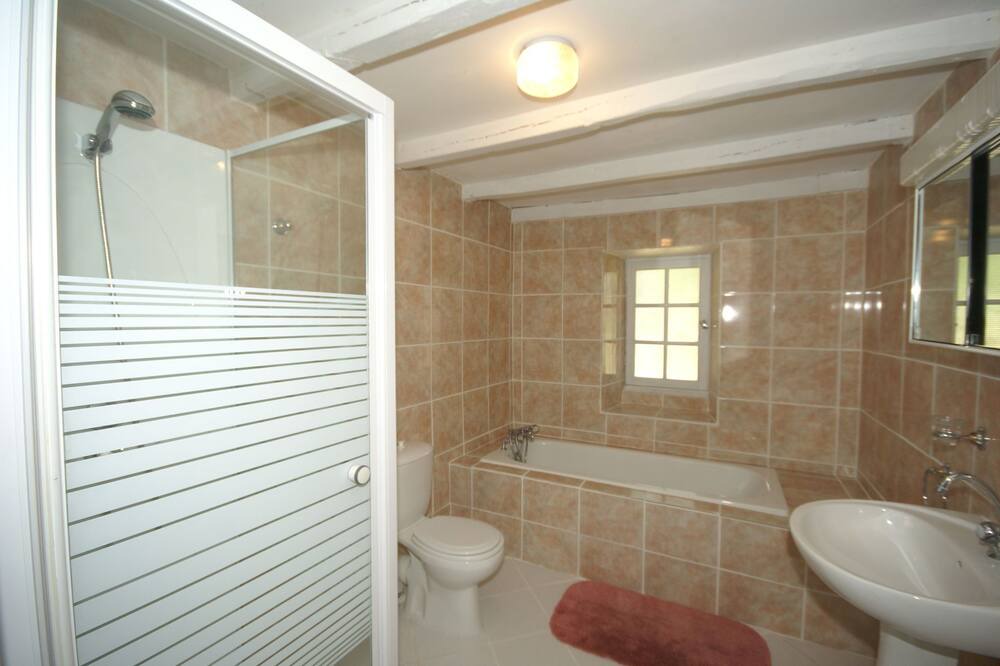 Photo of Bathroom in Pressac