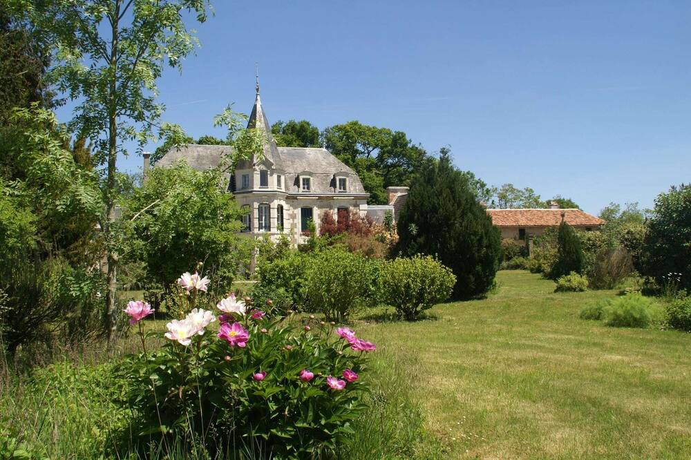 Photo of Outdoor in Pressac