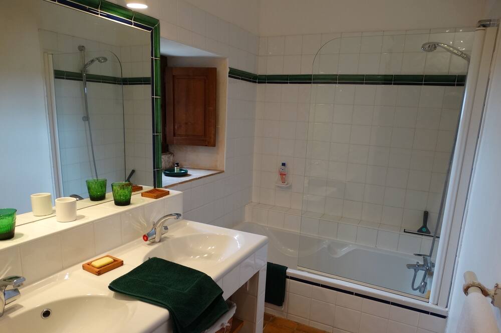 Photo of Bathroom in Puymangou
