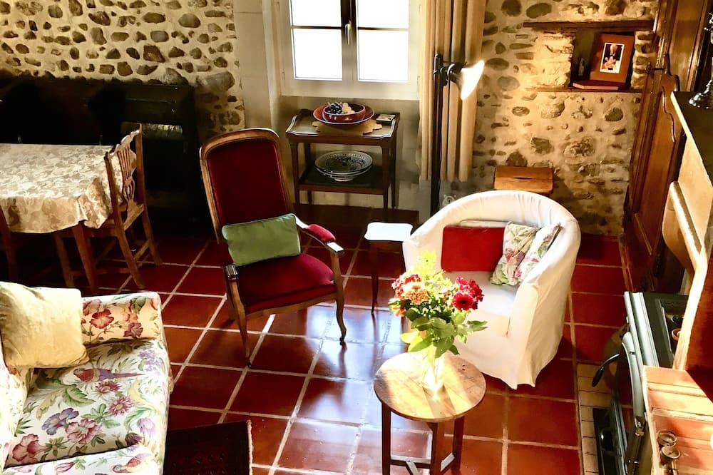 Photo of Livingroom in Oloron-Sainte-Marie