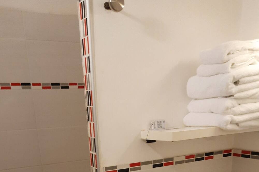 Photo of Bathroom in Saint-Emilion