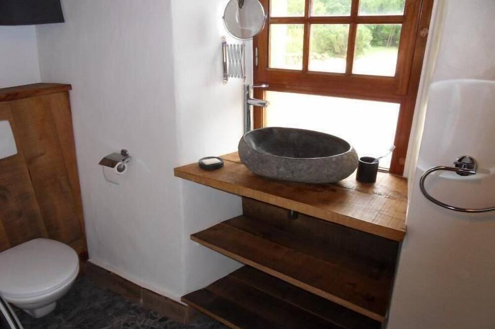 Photo of Bathroom in Meyrals