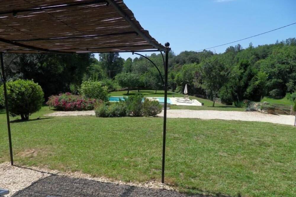 Photo of Outdoor in Meyrals