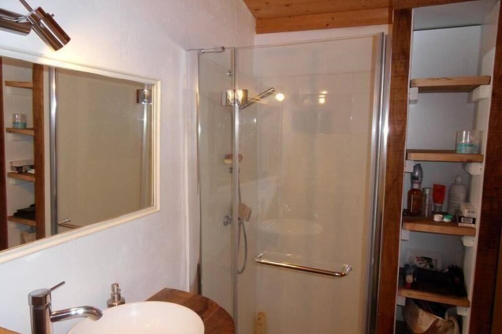 Photo of Bathroom in Meyrals