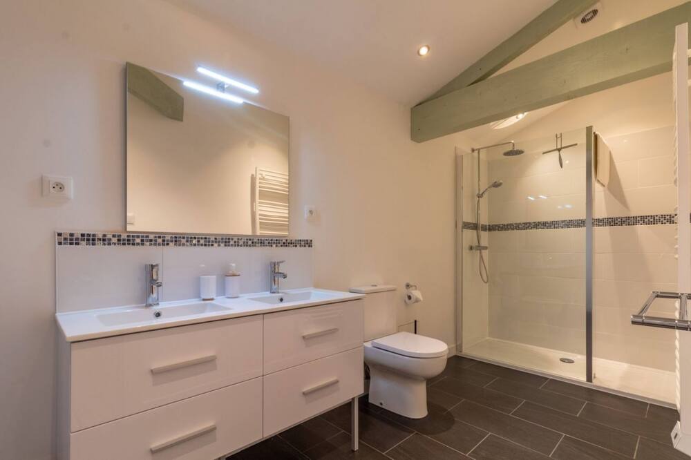 Photo of Bathroom in Louzac-Saint-Andre