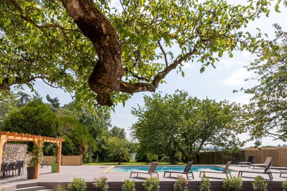 Photo of Outdoor in Louzac-Saint-Andre