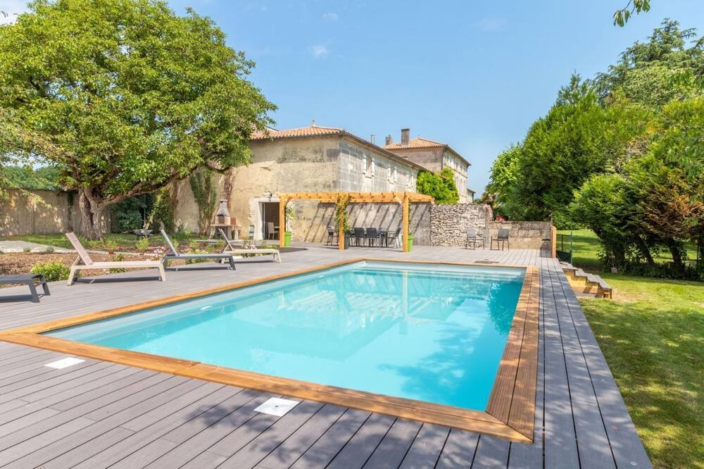 Photo of Outdoor in Louzac-Saint-Andre