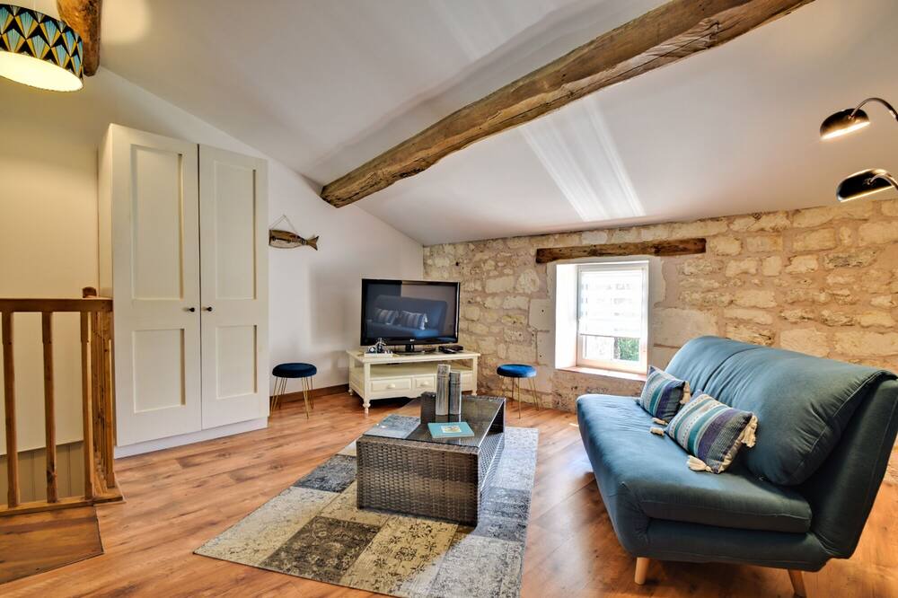 Photo of Livingroom in Saint-Savinien