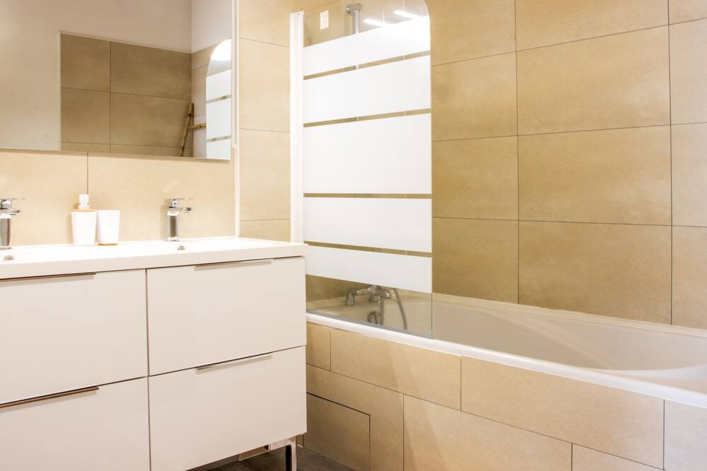 Photo of Bathroom in Jaunay-Clan