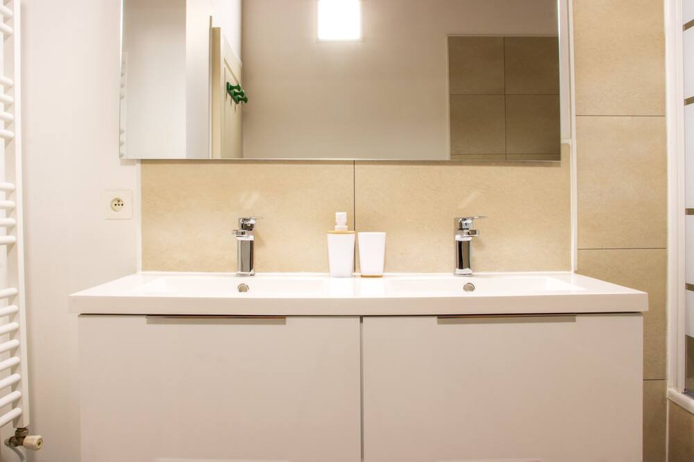 Photo of Bathroom in Jaunay-Clan