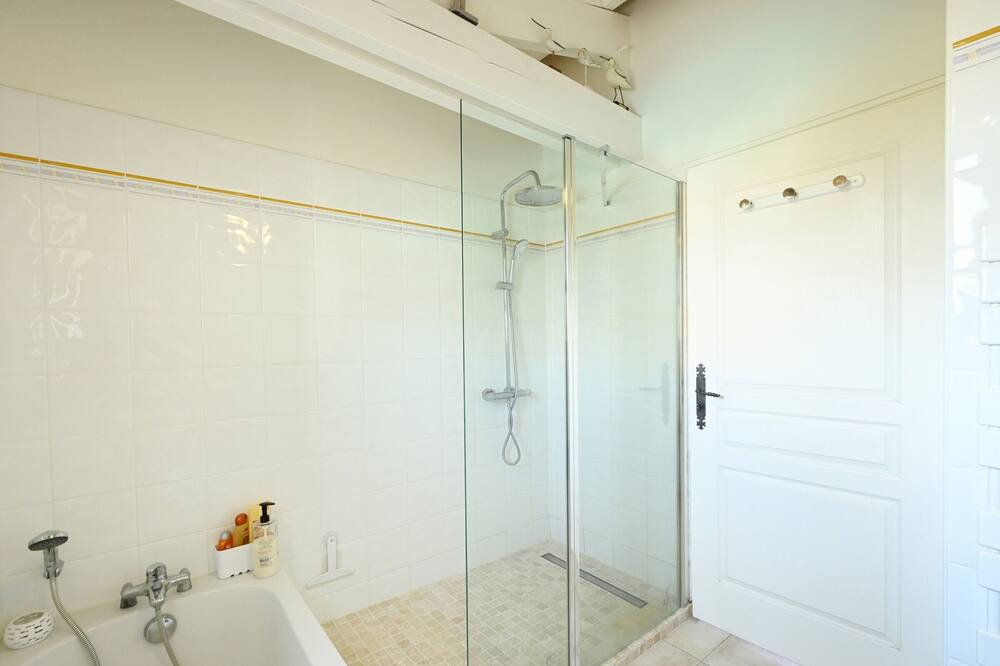 Photo of Bathroom in Saint-Clement-des-Baleines