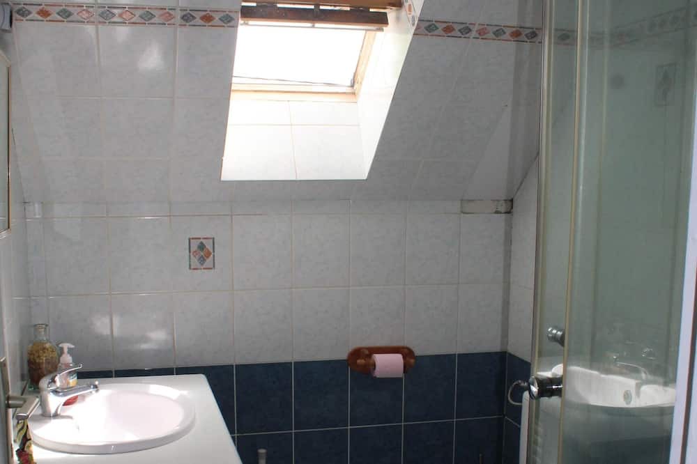 Photo of Bathroom in Buros
