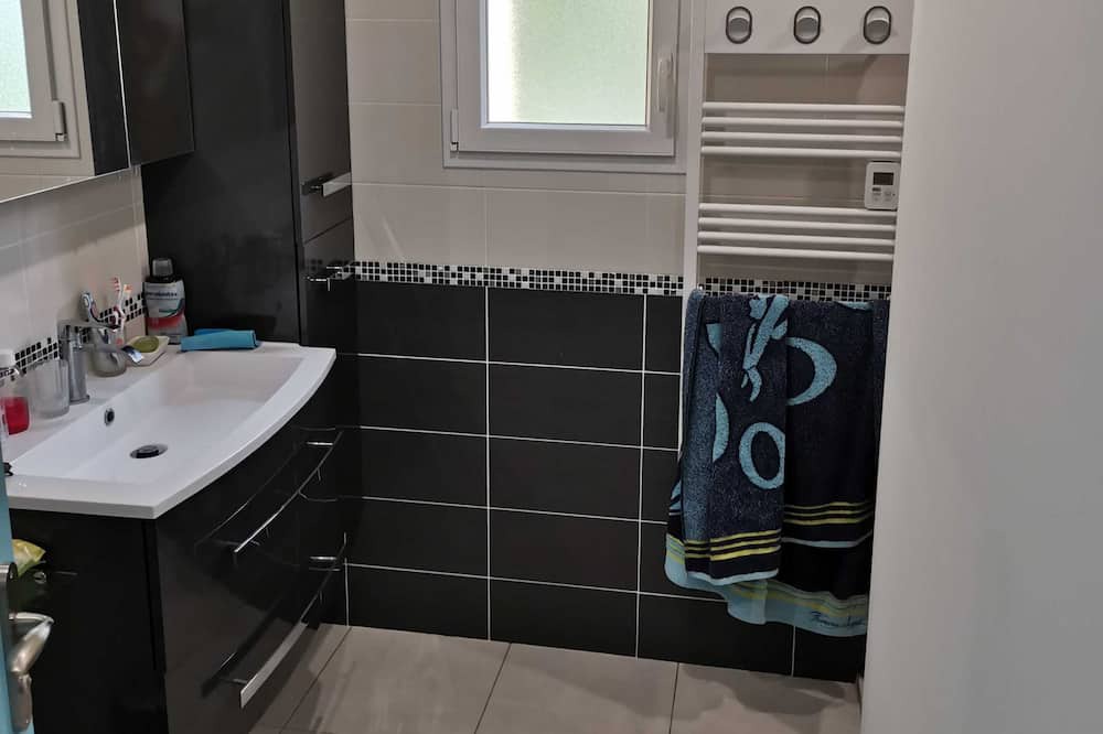 Photo of Bathroom in Saint-Vincent-de-Cosse