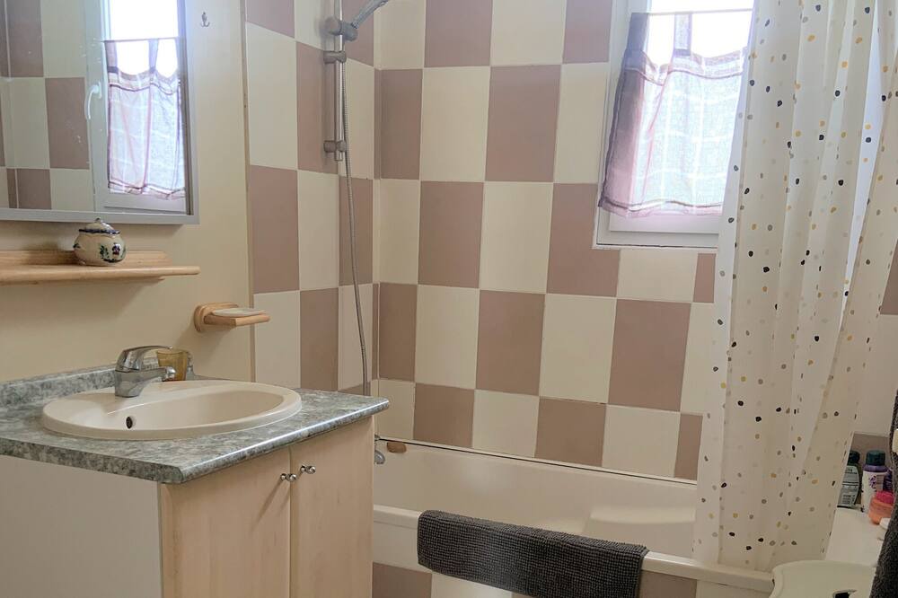 Photo of Bathroom in Saint Froult