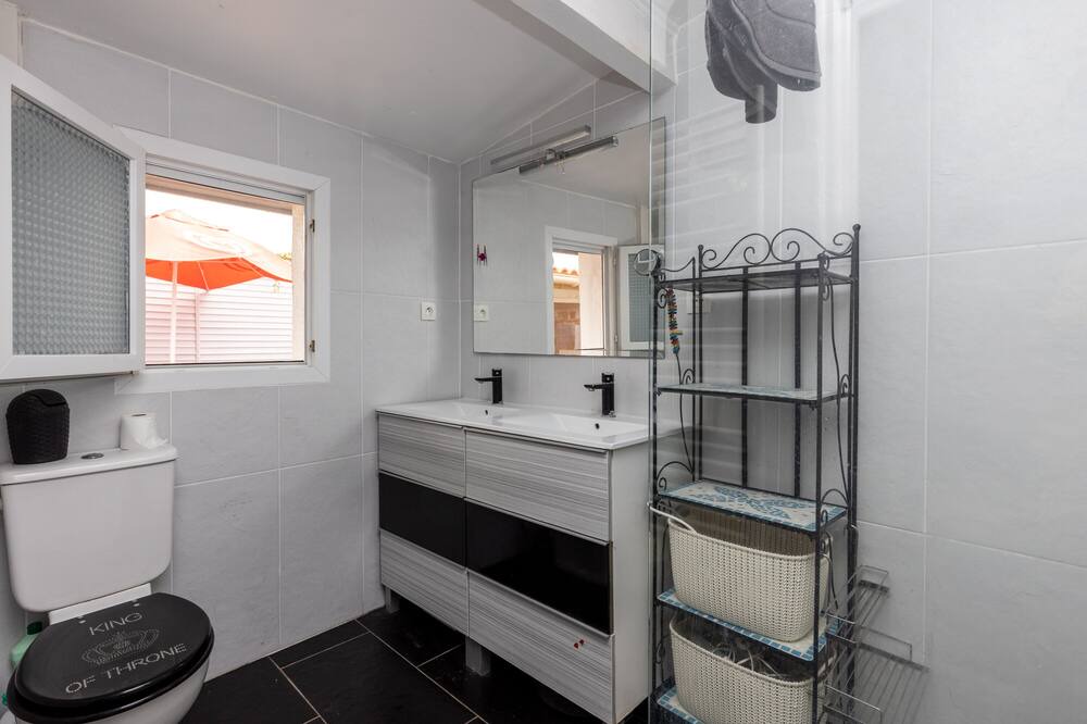 Photo of Bathroom in Tarnos