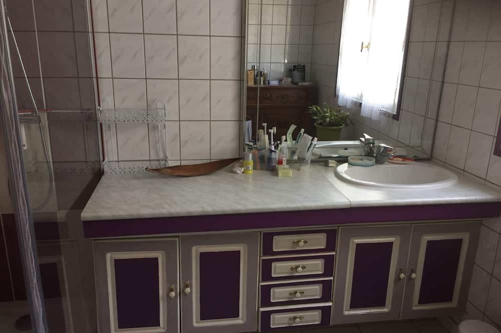 Photo of Bathroom in Lagorce