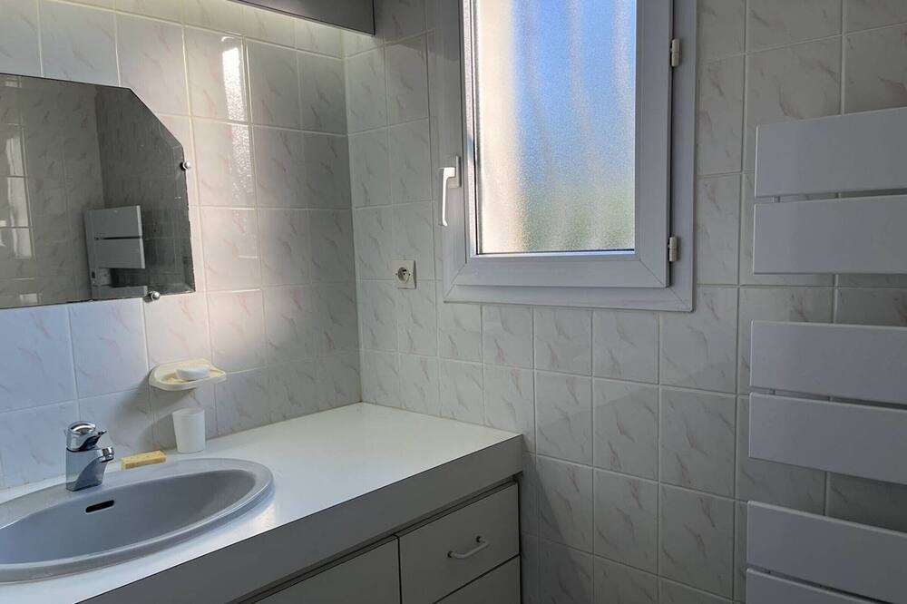 Photo of Bathroom in Cheray