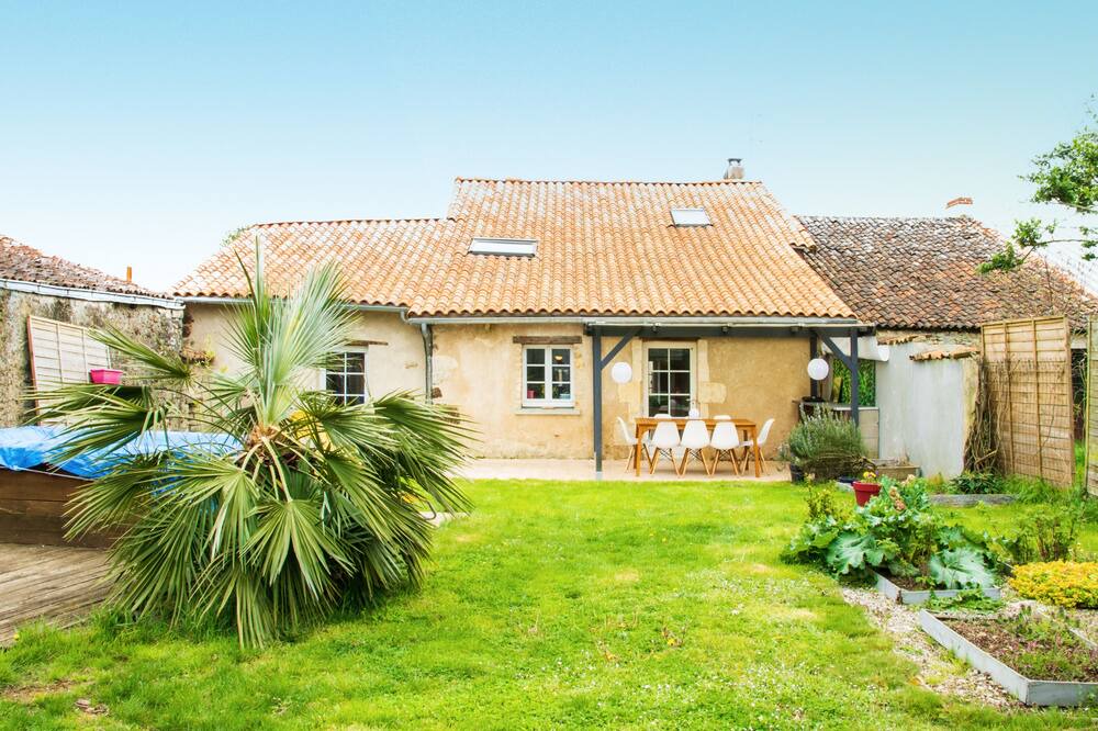 Photo of Outdoor in Latille