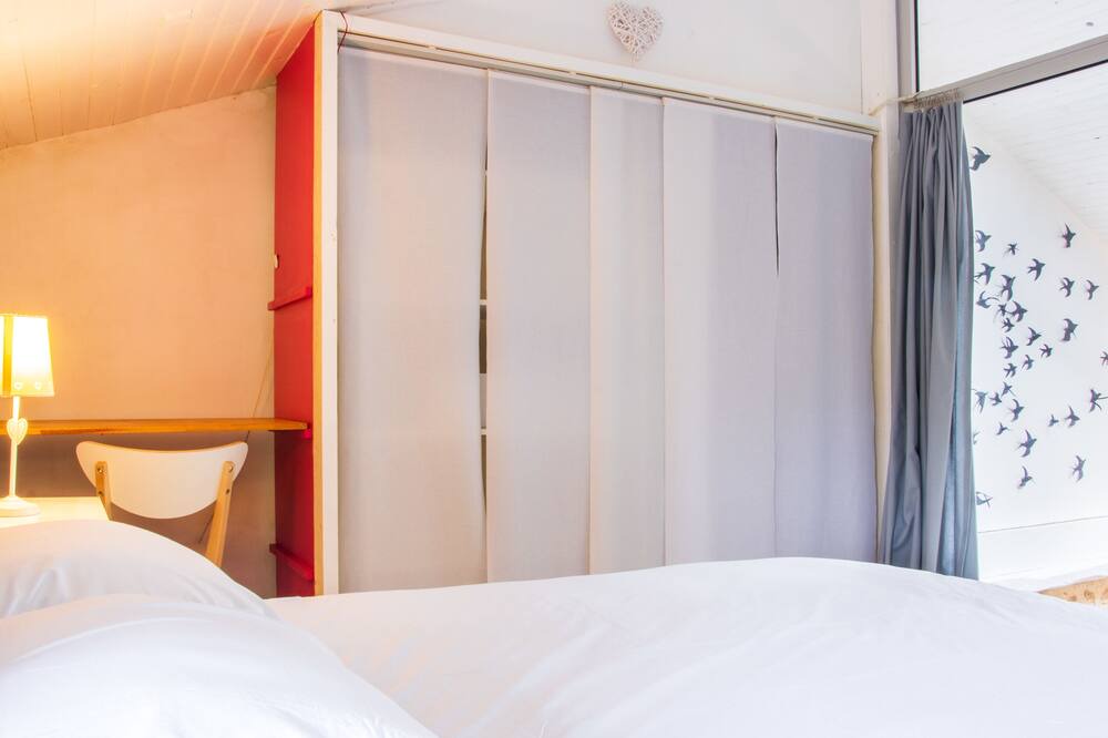 Photo of Bedroom in Latille