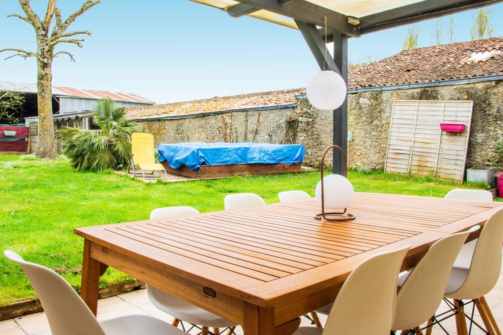 Photo of Patio Balcony in Latille