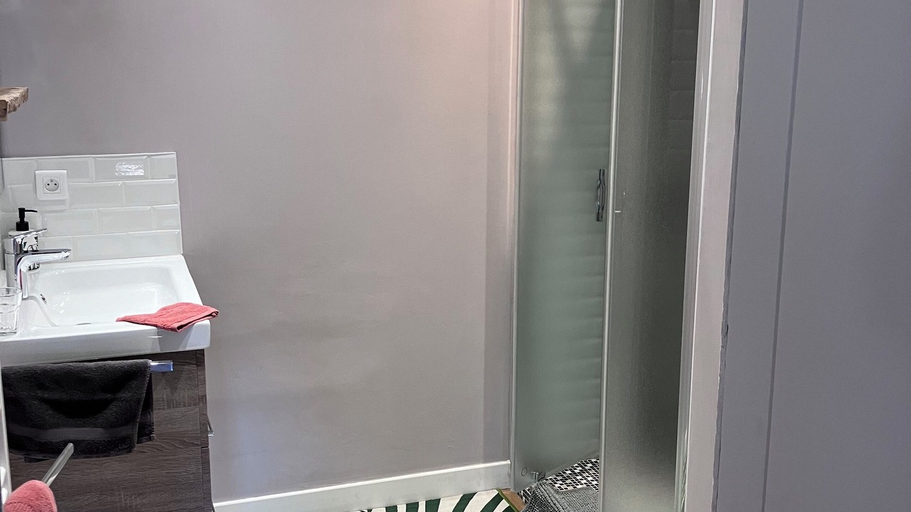 Photo of Bathroom in Saint-Seurin-sur-l'Isle