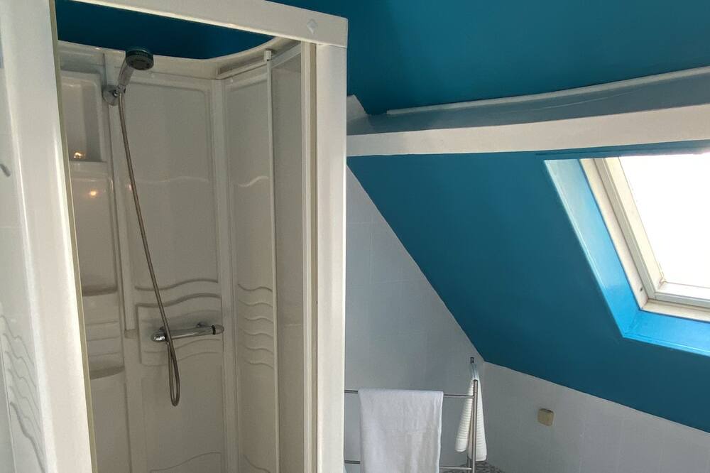 Photo of Bathroom in Montgibaud