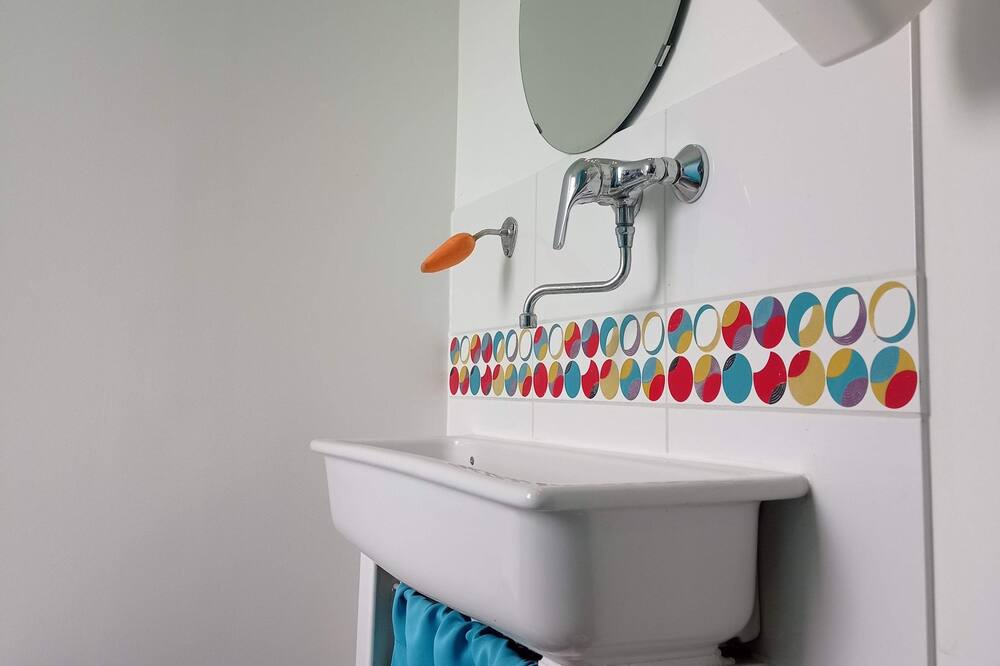Photo of Bathroom in Nerac