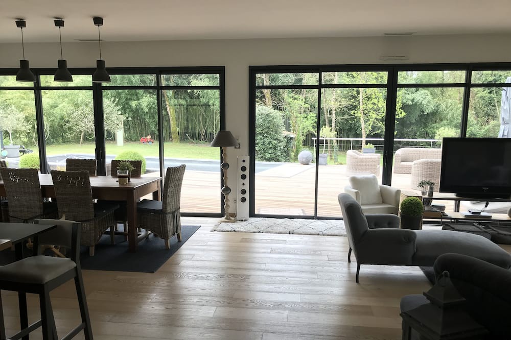 Photo of Livingroom in La Brede