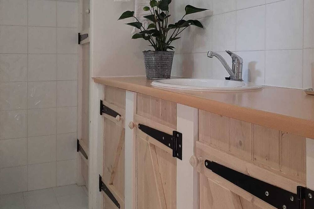 Photo of Kitchen in Saint-Leon-sur-l'Isle