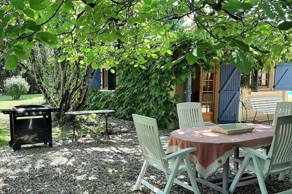 Photo of Outdoor in Saint-Leon-sur-l'Isle