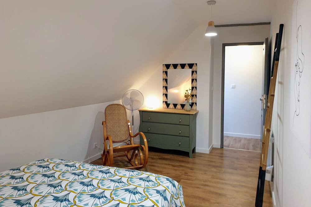 Photo of Bedroom in Boeil-Bezing
