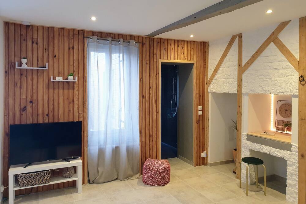 Photo of Bedroom in Boeil-Bezing
