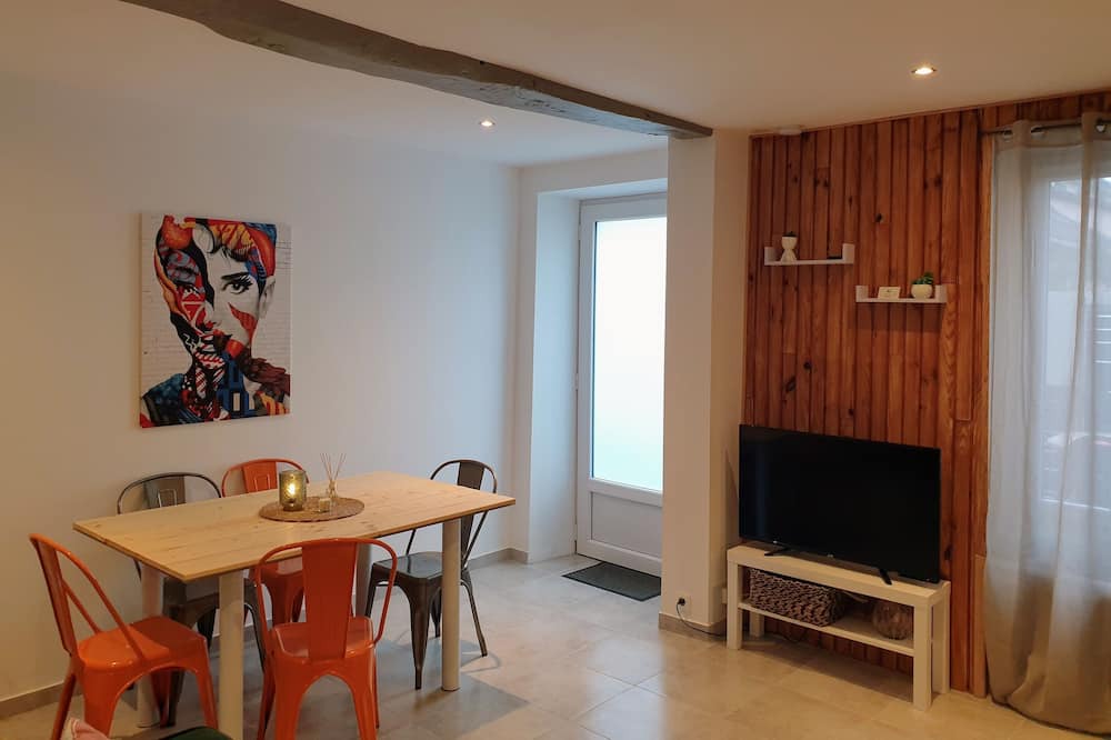 Photo of Livingroom in Boeil-Bezing