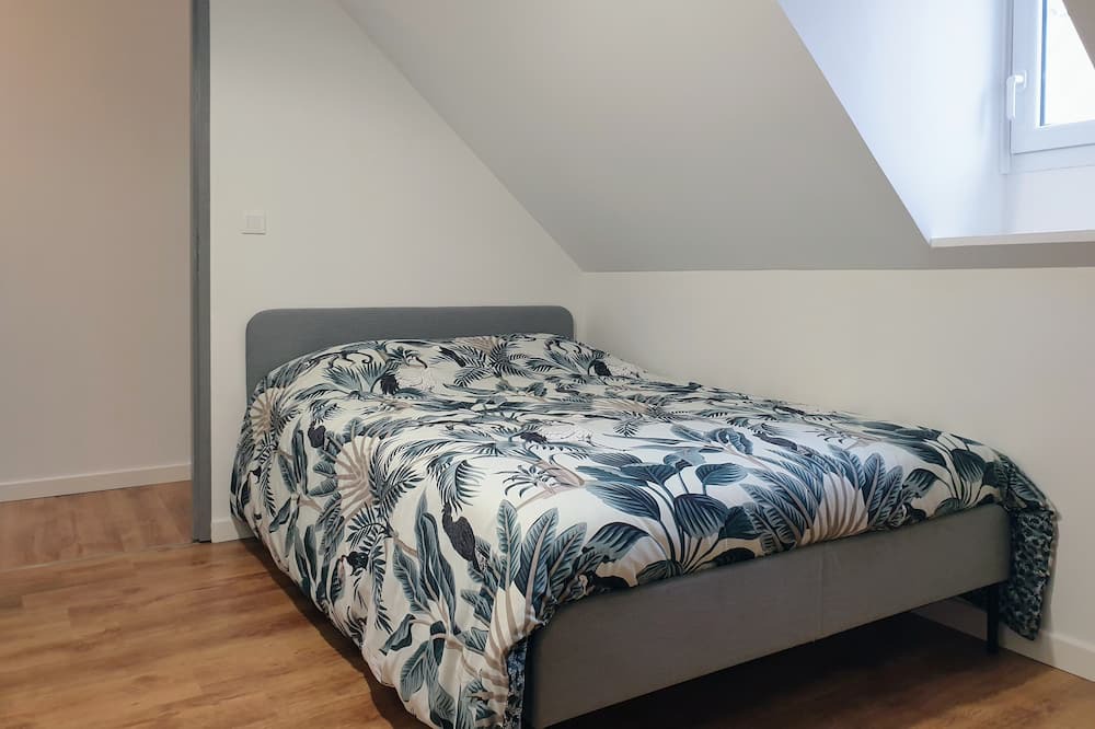 Photo of Bedroom in Boeil-Bezing