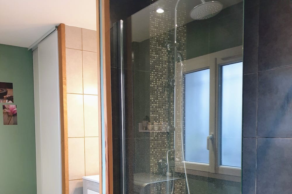 Photo of Bathroom in Boeil-Bezing