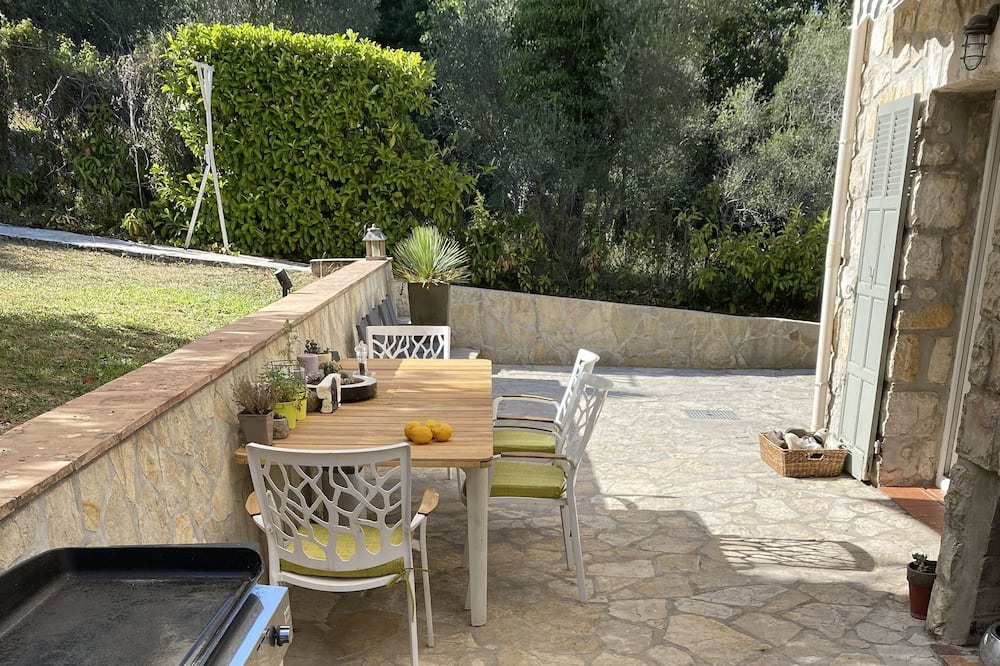 Photo of Patio Balcony in Les Maillans