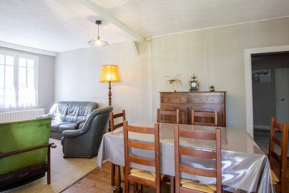 Photo of Livingroom in Bourdeilles