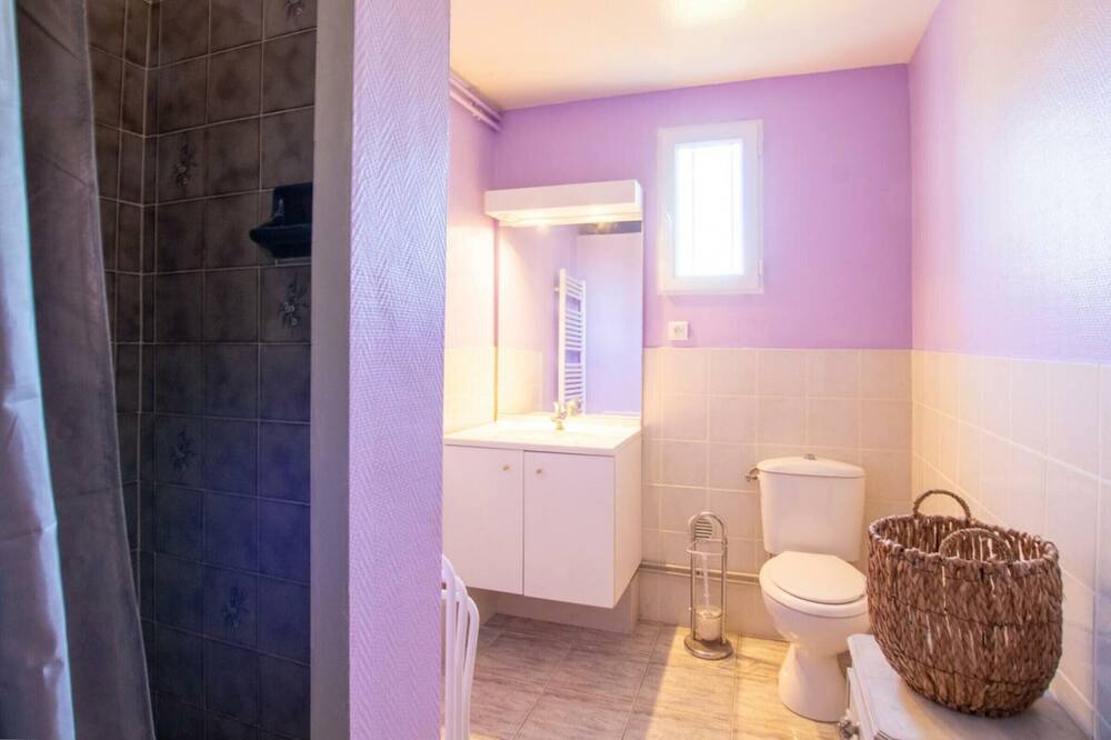 Photo of Bathroom in Bourdeilles