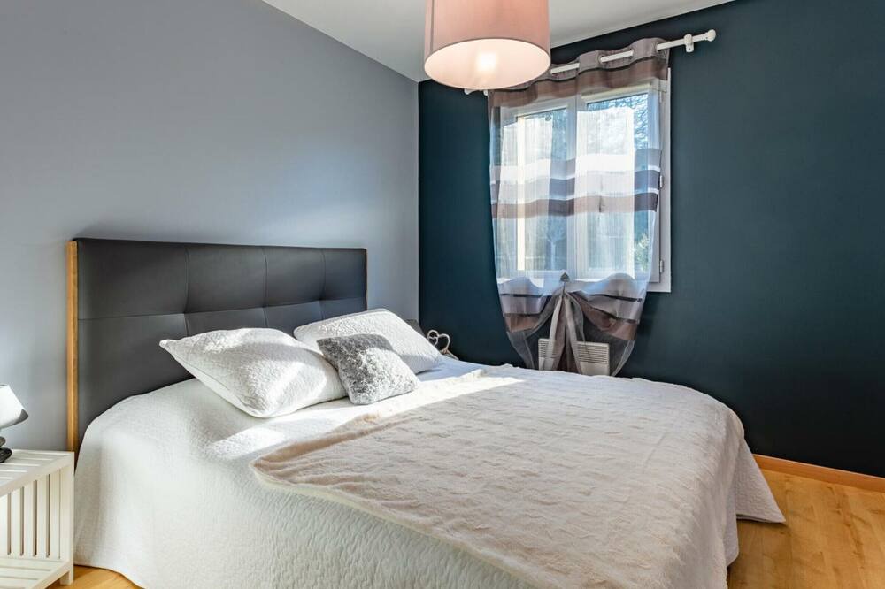 Photo of Bedroom in Saint-Cybranet