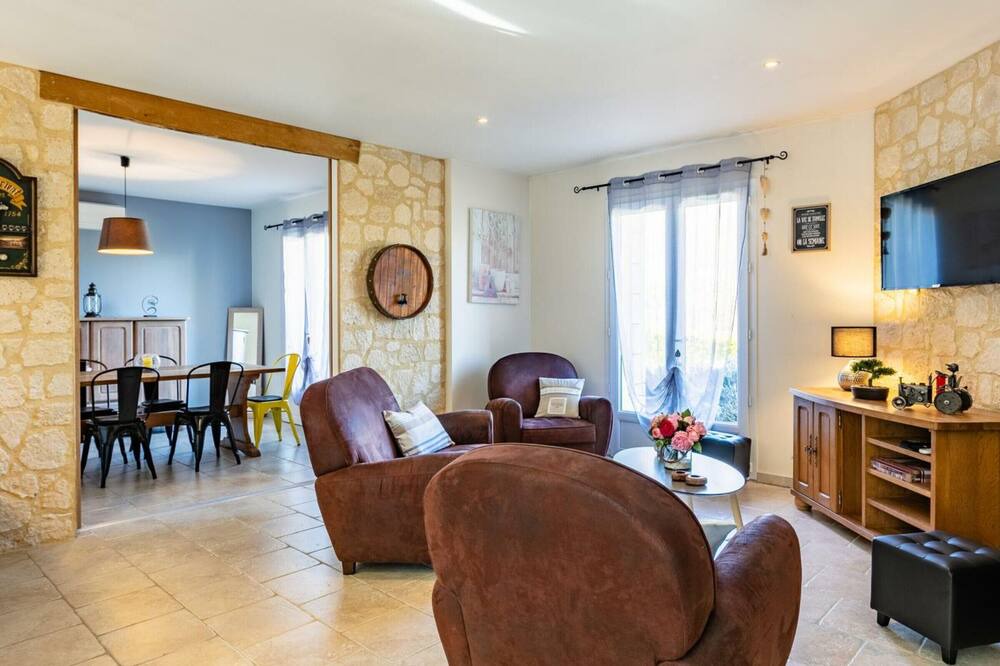 Photo of Livingroom in Saint-Cybranet