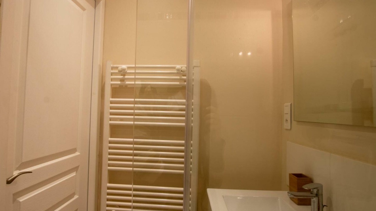 Photo of Bathroom in Coulaures